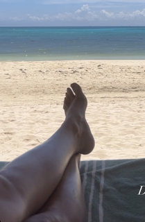 Laura González feet photo thumbnail