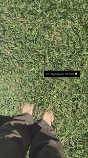 Laura González feet photo thumbnail