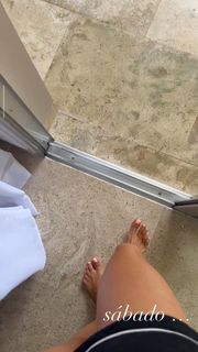 Laura González feet photo thumbnail
