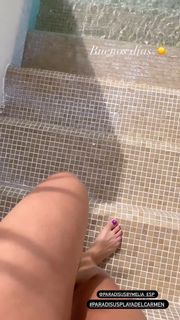 Laura González feet photo thumbnail