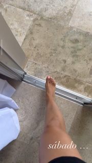 Laura González feet photo thumbnail