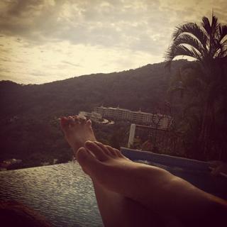 Laura González feet photo thumbnail