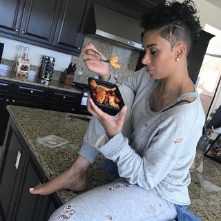 Laura Govan feet photo 12