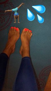 Laura Govan feet photo 16