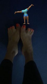Laura Govan feet photo 9