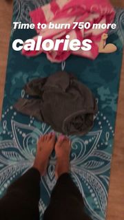 Laura Govan feet photo 8