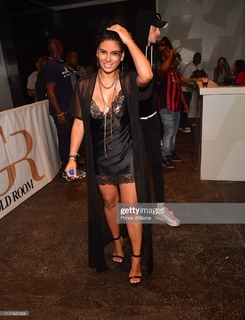 Laura Govan feet photo 9