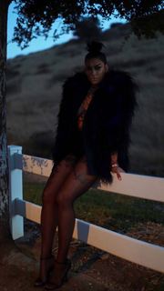 Laura Govan feet photo 6