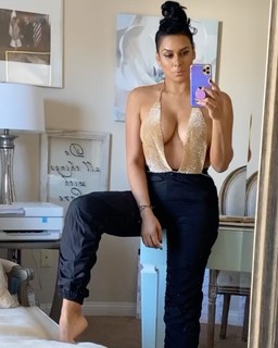 Laura Govan feet photo 10