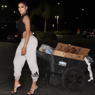 Laura Govan feet photo 8