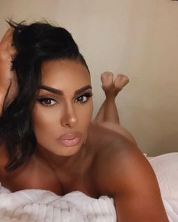 Laura Govan feet photo 3