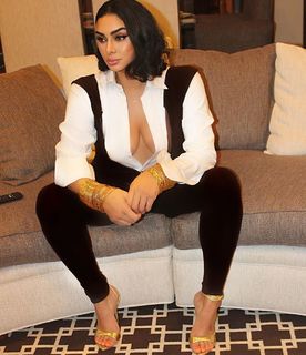 Laura Govan feet photo 12