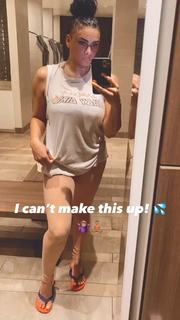 Laura Govan feet photo 19