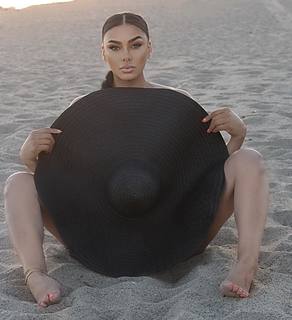 Laura Govan feet photo 15