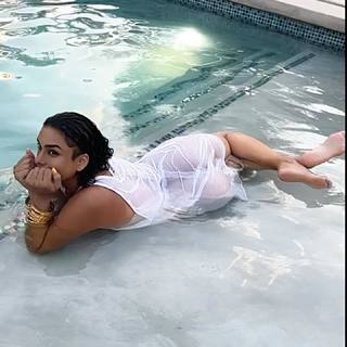 Laura Govan feet photo 19