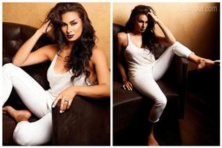 Laura Govan feet photo 8