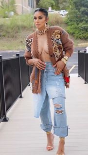 Laura Govan feet photo 17