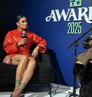 Laura Govan feet photo 3