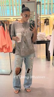 Laura Govan feet photo 6