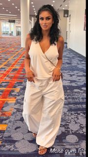 Laura Govan feet photo 2