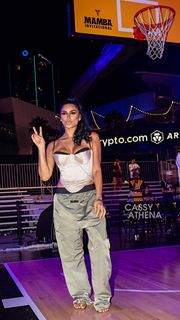 Laura Govan feet photo 11