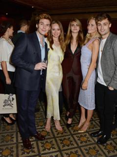 Laura Haddock feet photo thumbnail