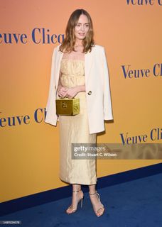 Laura Haddock feet photo thumbnail