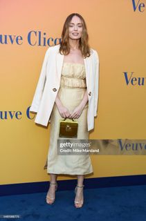 Laura Haddock feet photo thumbnail