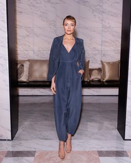 Laura Haddock feet photo thumbnail