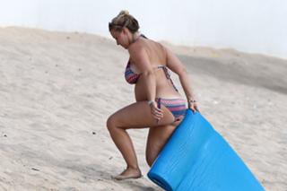 Laura Hamilton feet photo thumbnail