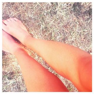 Laura Hamilton feet photo thumbnail