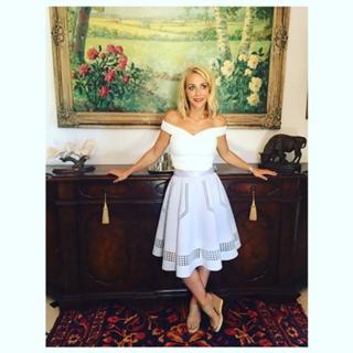 Laura Hamilton feet photo thumbnail