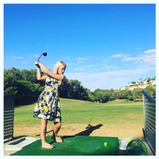 Laura Hamilton feet photo thumbnail