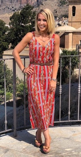 Laura Hamilton feet photo thumbnail