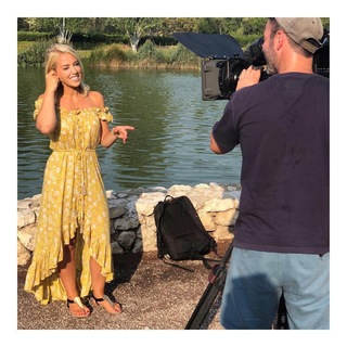 Laura Hamilton feet photo thumbnail