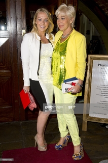 Laura Hamilton feet photo thumbnail