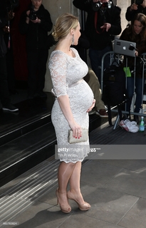 Laura Hamilton feet photo thumbnail