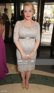 Laura Hamilton feet photo thumbnail