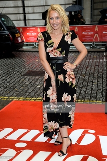 Laura Hamilton feet photo thumbnail