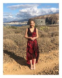 Laura Hamilton feet photo thumbnail