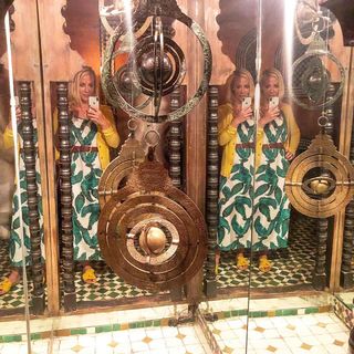 Laura Hamilton feet photo thumbnail