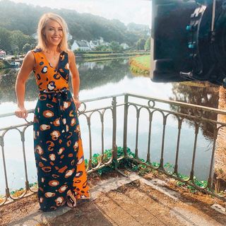 Laura Hamilton feet photo thumbnail