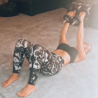 Laura Hamilton feet photo thumbnail