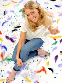 Laura Hamilton feet photo thumbnail