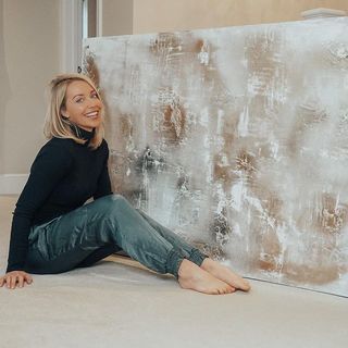 Laura Hamilton feet photo thumbnail