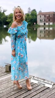 Laura Hamilton feet photo thumbnail