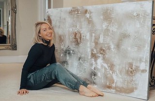 Laura Hamilton feet photo thumbnail