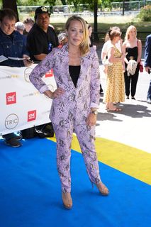 Laura Hamilton feet photo thumbnail