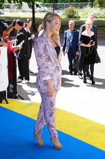 Laura Hamilton feet photo thumbnail