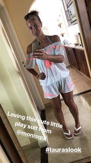 Laura Hamilton feet photo thumbnail